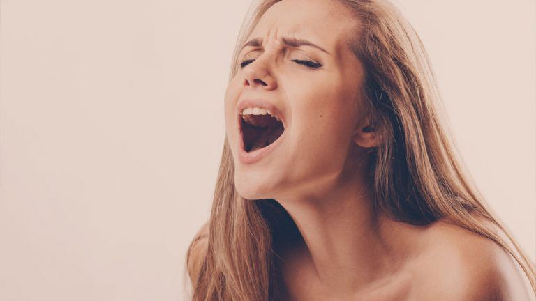 SEXUÁLNE PROBLÉMY ŽIEN S SM: AKO SA VYSPORIADAŤ SO ZNÍŽENÝM LIBIDOM? - Urocentrum Press